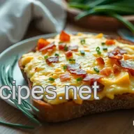 Easy Cheesy Bacon & Chive Scramble Toast: Quick Breakfast Ideas