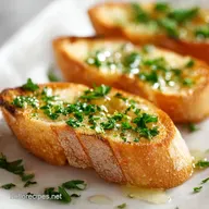 Grilled Garlic Bread in 10 Minutes: Golden and Caramelized