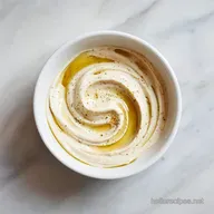 Hummus With Lemon and Garlic: Velvety and Zesty