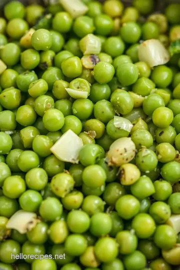 Sautéed Fresh Peas with Mint and Lemon presentation